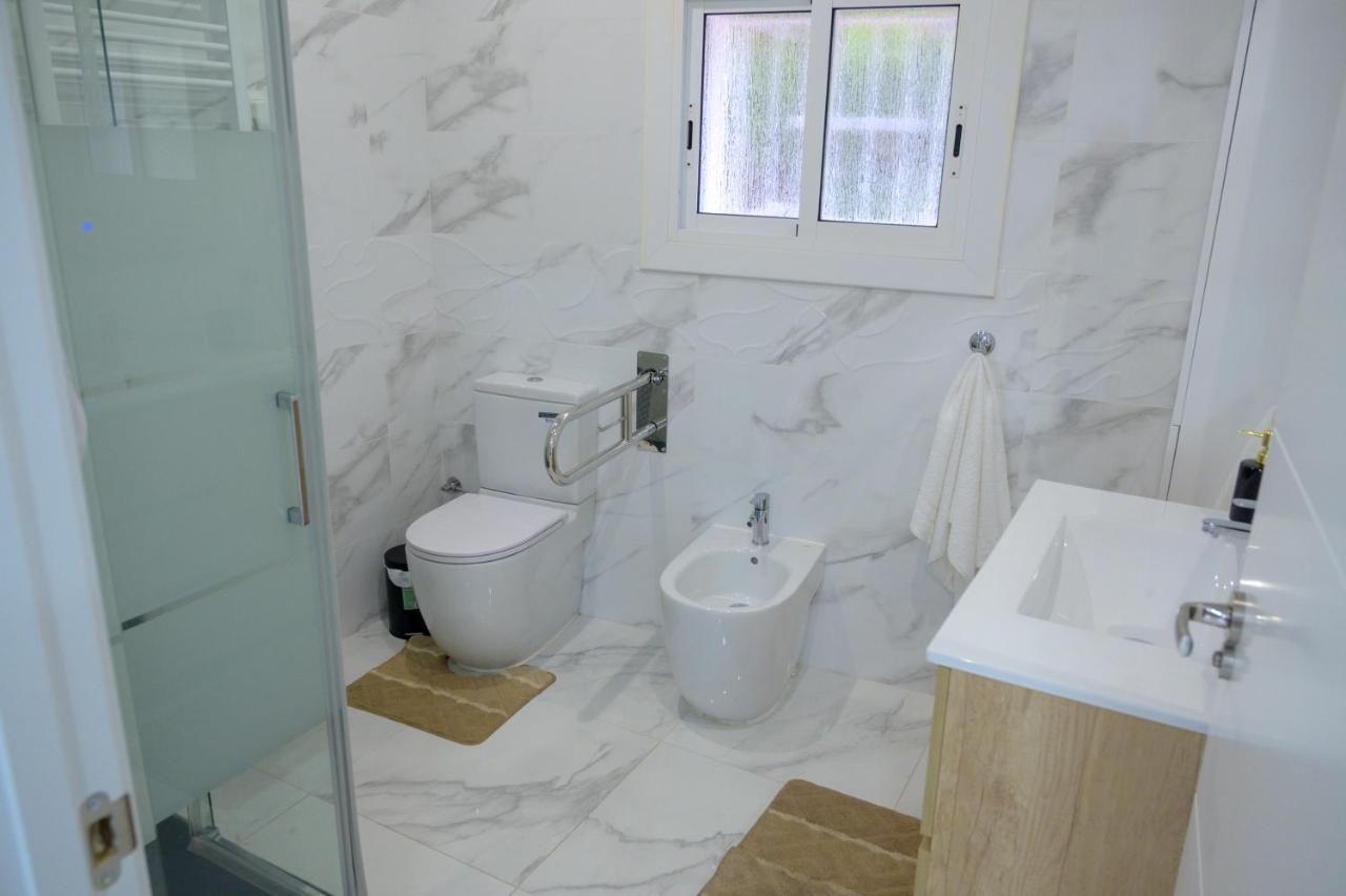 Relax House Barcelone Villa Sant Esteve Sesrovires Exterior photo