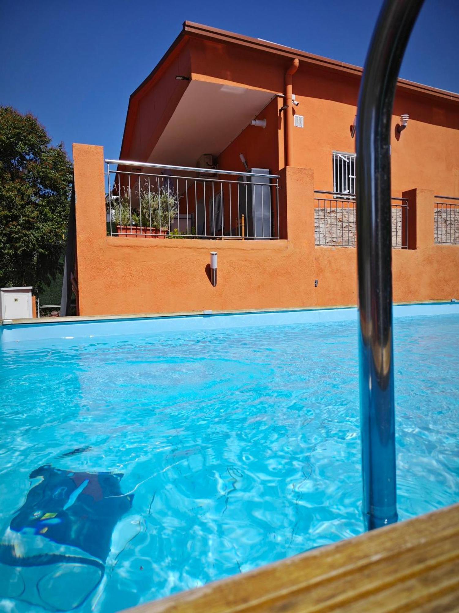 Relax House Barcelone Villa Sant Esteve Sesrovires Exterior photo